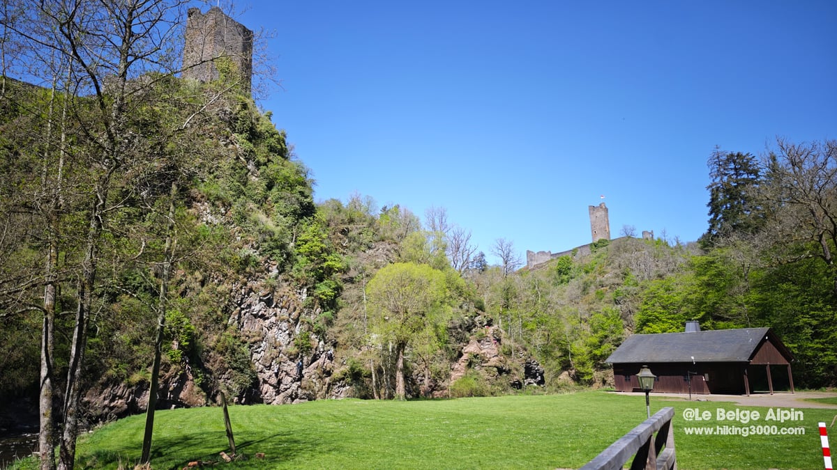 The two Manderscheid castle ruins from the meadow below
