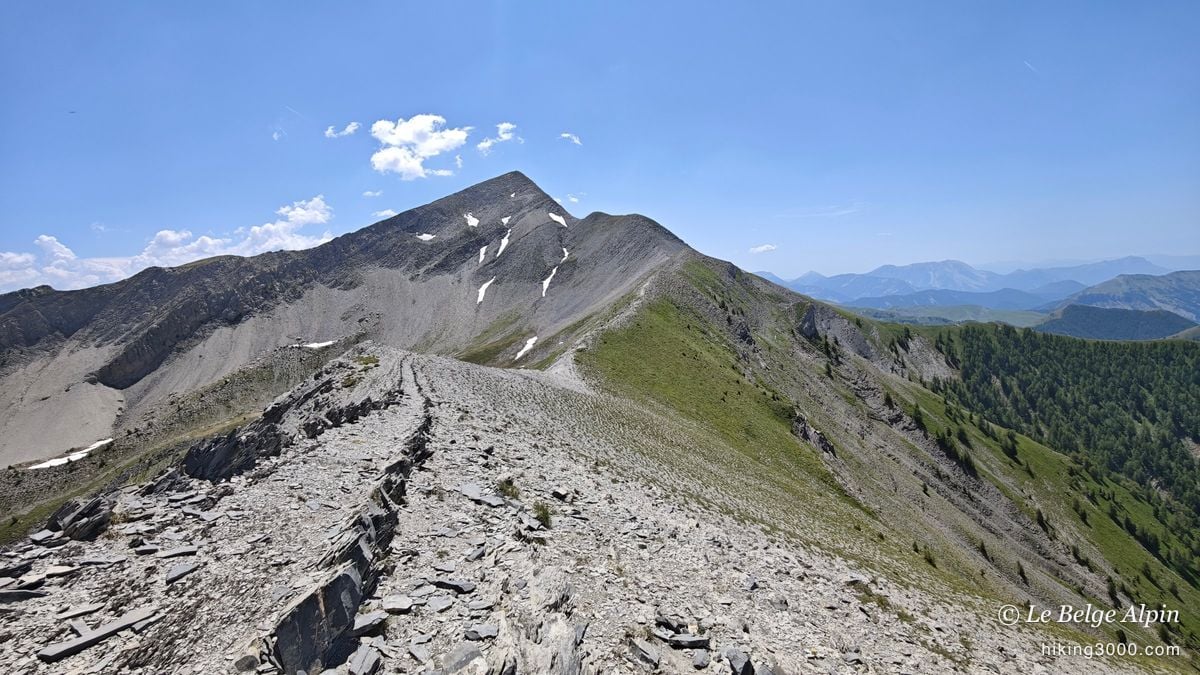 Le fil de l'arête file droit vers la pointe