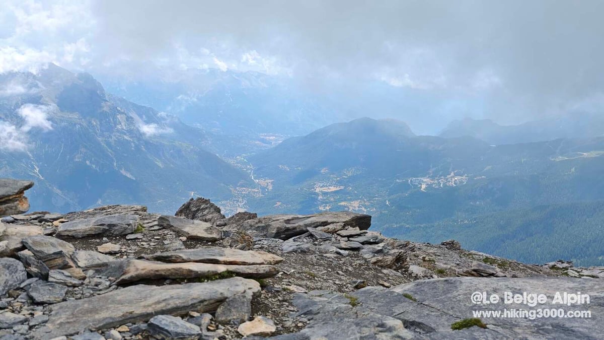 Plongée sur Vallouise, brume qui remonte