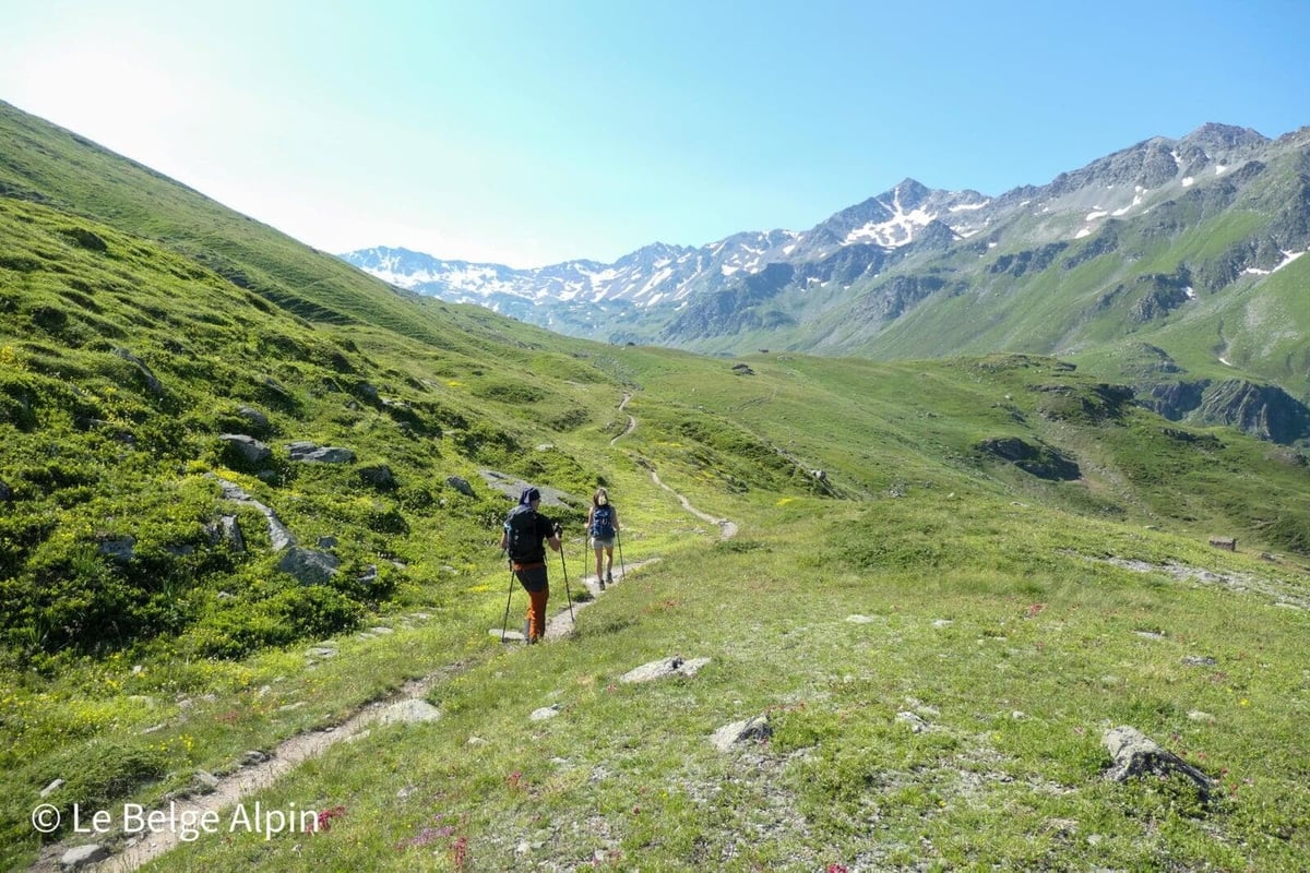 Départ dans le vallon de la Chenalette