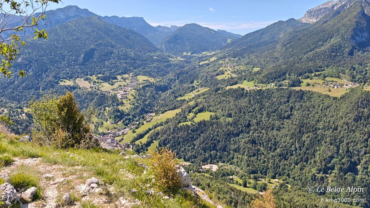 Dernier regard plongeant sur la vallée en redescendant